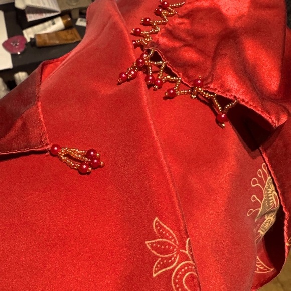 💫 Rare Vintage Victoria’s Secret Red Satin Shawl and / or Pashmina 💫 - Picture 3 of 16